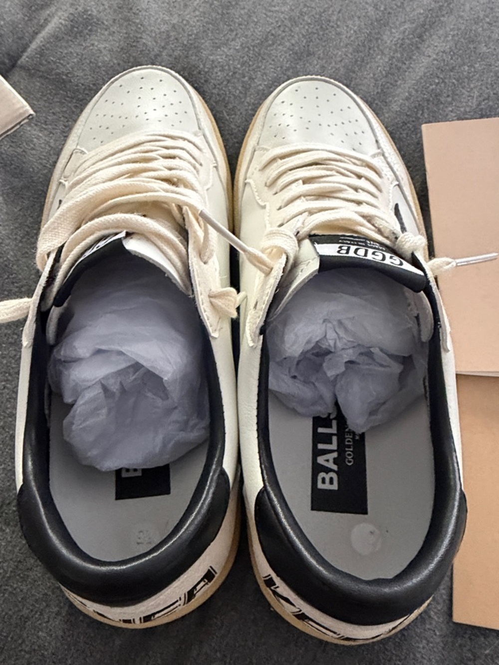 Golden Goose White Leather Sneakers with Black Star - Picture 5 of 9